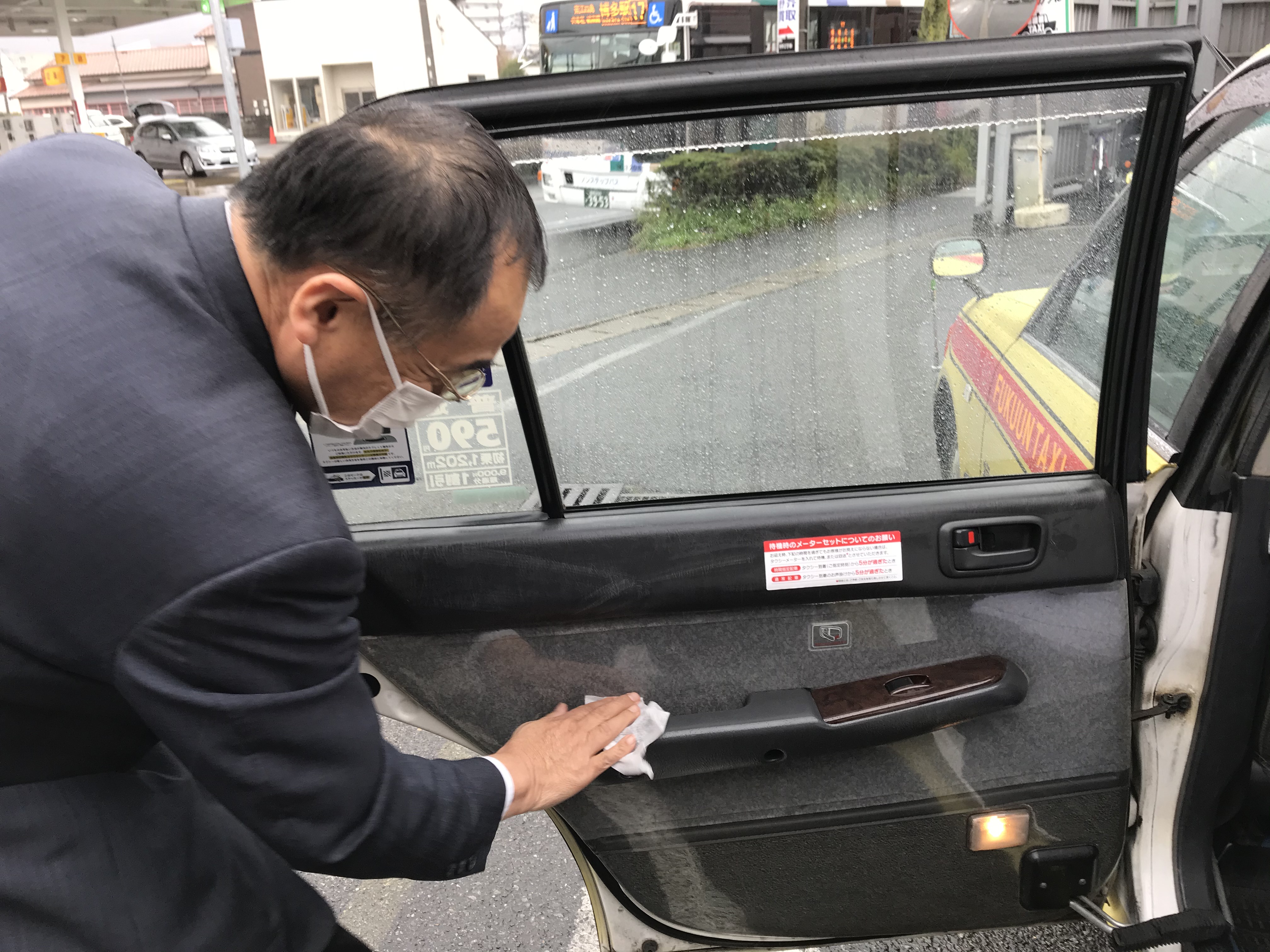 車内外ドアノブ